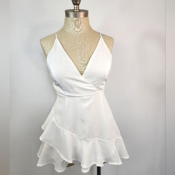 Forever 21 Women's Crisp White Straps  High-Low Lightweight Flowy Romper, sz SM - Picture 1 of 15